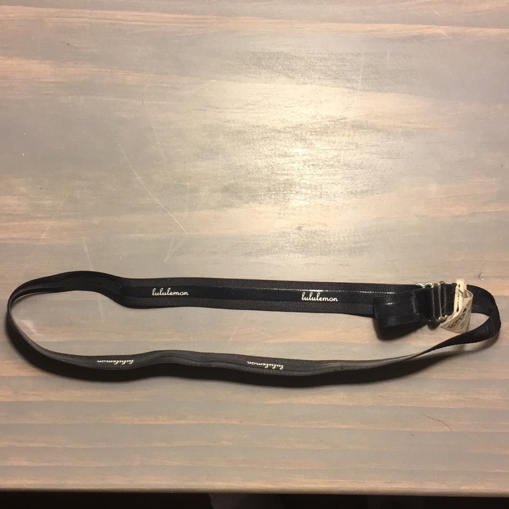 Lululemon hairband. Black.